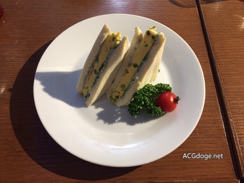 难以下咽但好评如潮，《东京喰种》主题咖啡店推出超级难吃三明治受好评